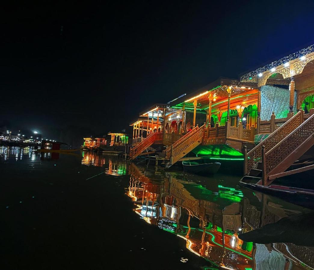 Lala Rukh Group Of Houseboats Hotel Srinagar  Bagian luar foto