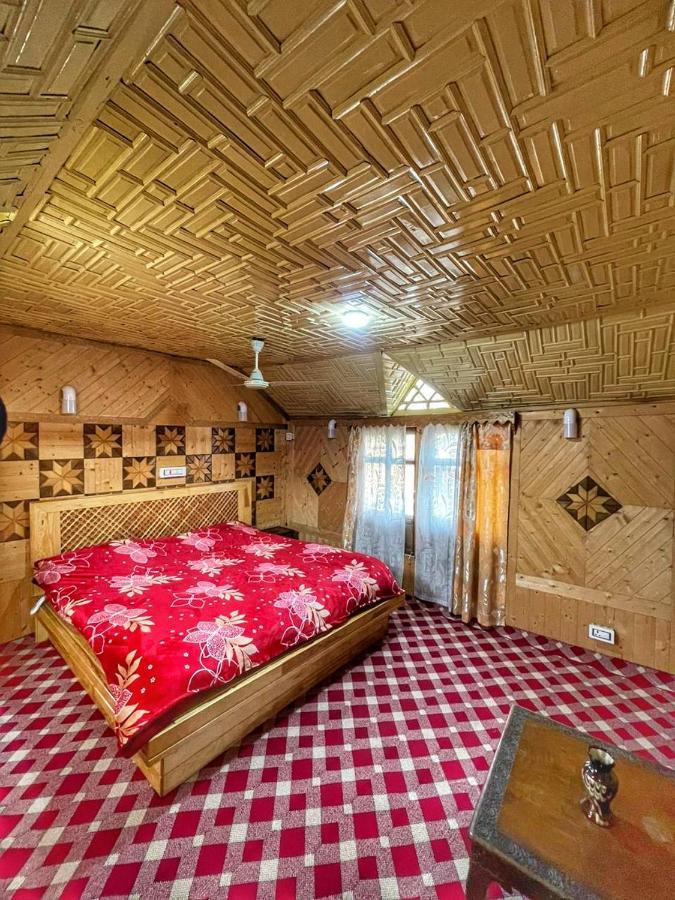 Lala Rukh Group Of Houseboats Hotel Srinagar  Bagian luar foto