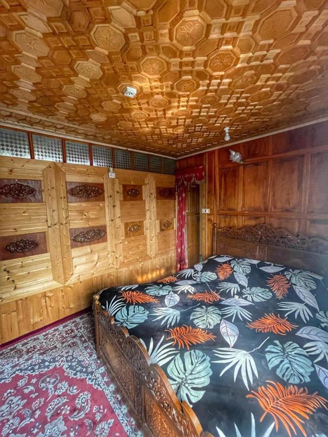 Lala Rukh Group Of Houseboats Hotel Srinagar  Bagian luar foto