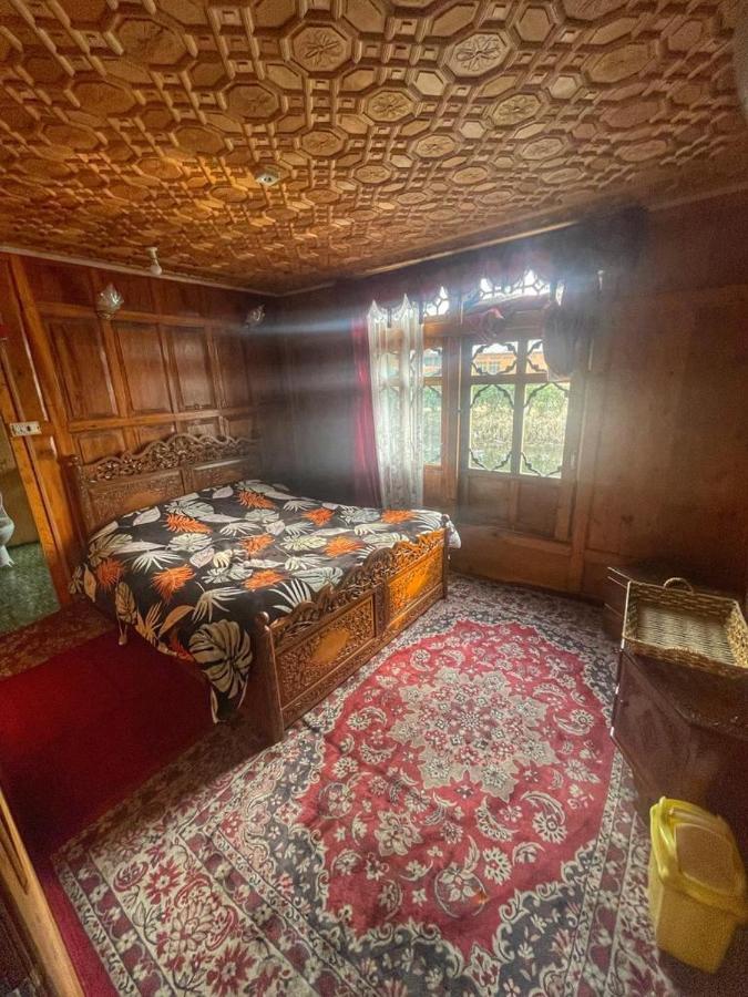 Lala Rukh Group Of Houseboats Hotel Srinagar  Bagian luar foto