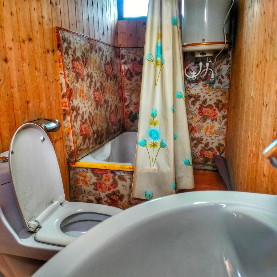 Lala Rukh Group Of Houseboats Hotel Srinagar  Bagian luar foto