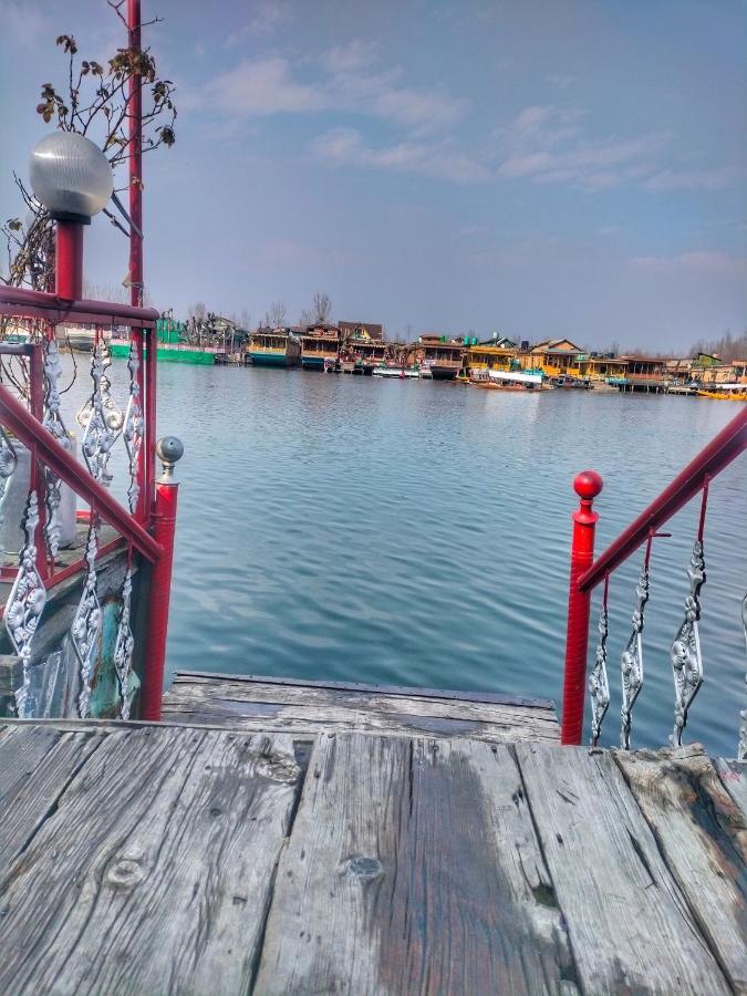 Lala Rukh Group Of Houseboats Hotel Srinagar  Bagian luar foto