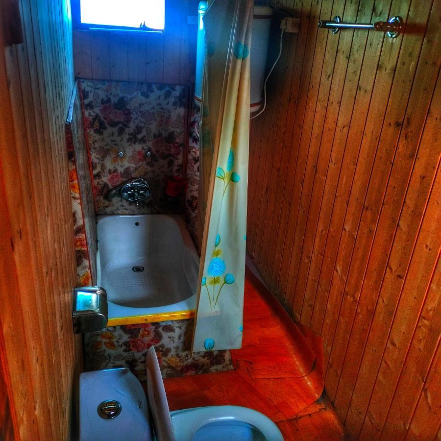 Lala Rukh Group Of Houseboats Hotel Srinagar  Bagian luar foto