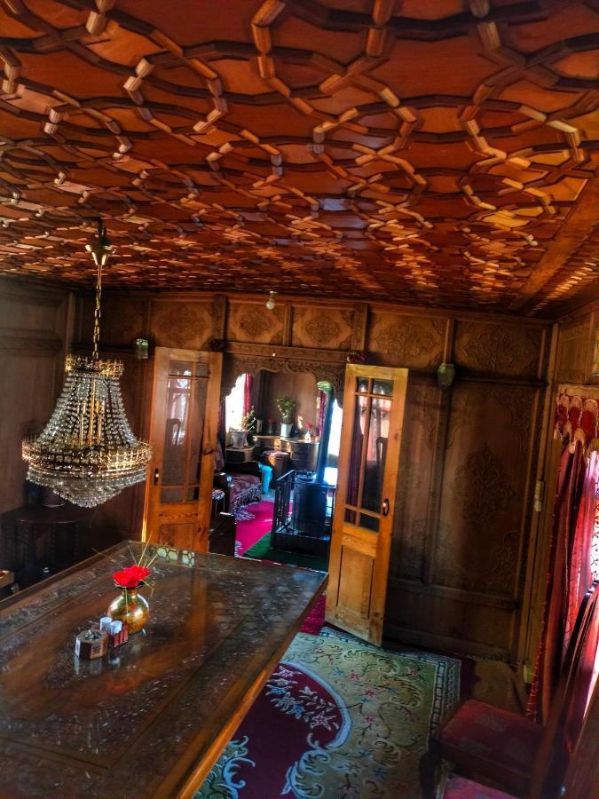 Lala Rukh Group Of Houseboats Hotel Srinagar  Bagian luar foto