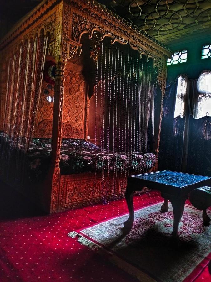 Lala Rukh Group Of Houseboats Hotel Srinagar  Bagian luar foto