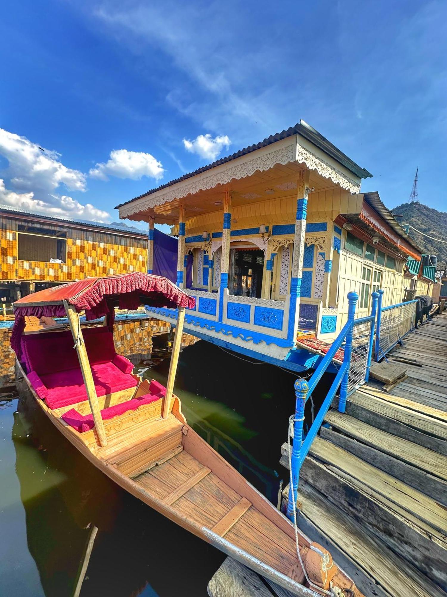 Lala Rukh Group Of Houseboats Hotel Srinagar  Bagian luar foto