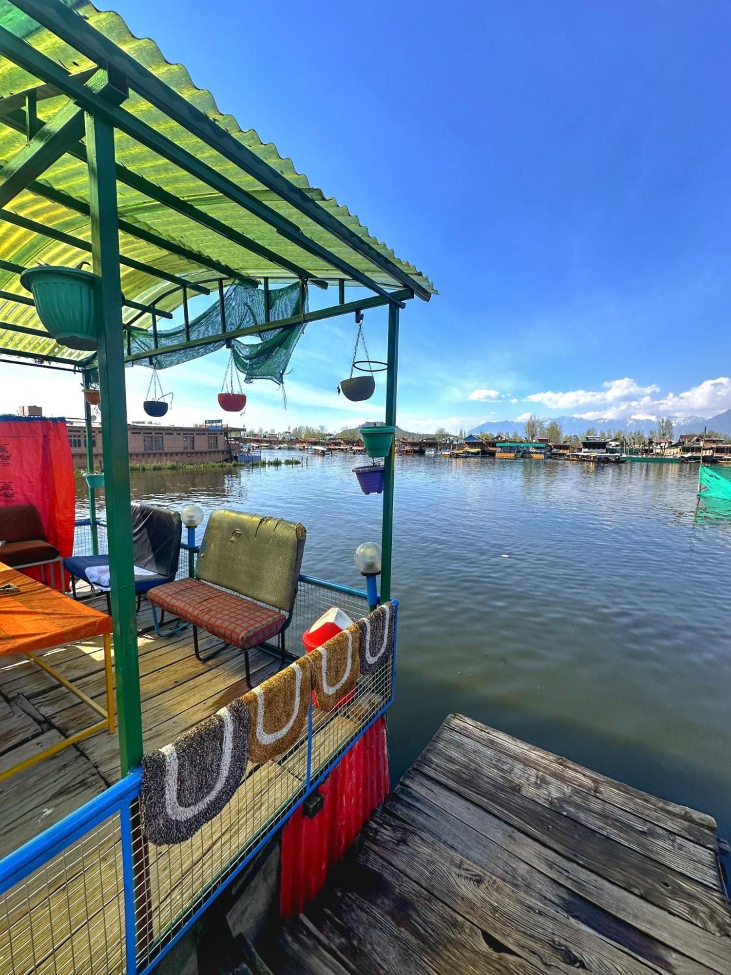 Lala Rukh Group Of Houseboats Hotel Srinagar  Bagian luar foto
