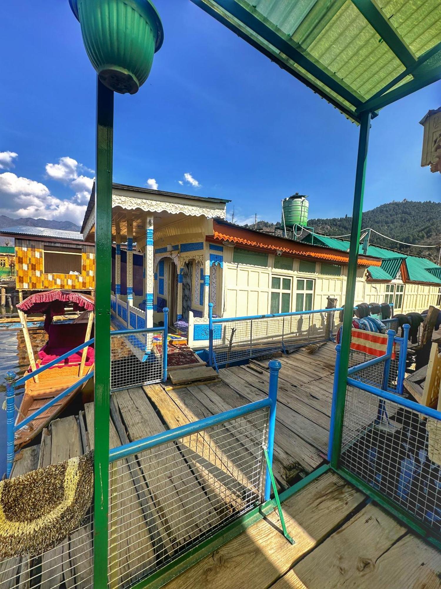 Lala Rukh Group Of Houseboats Hotel Srinagar  Bagian luar foto